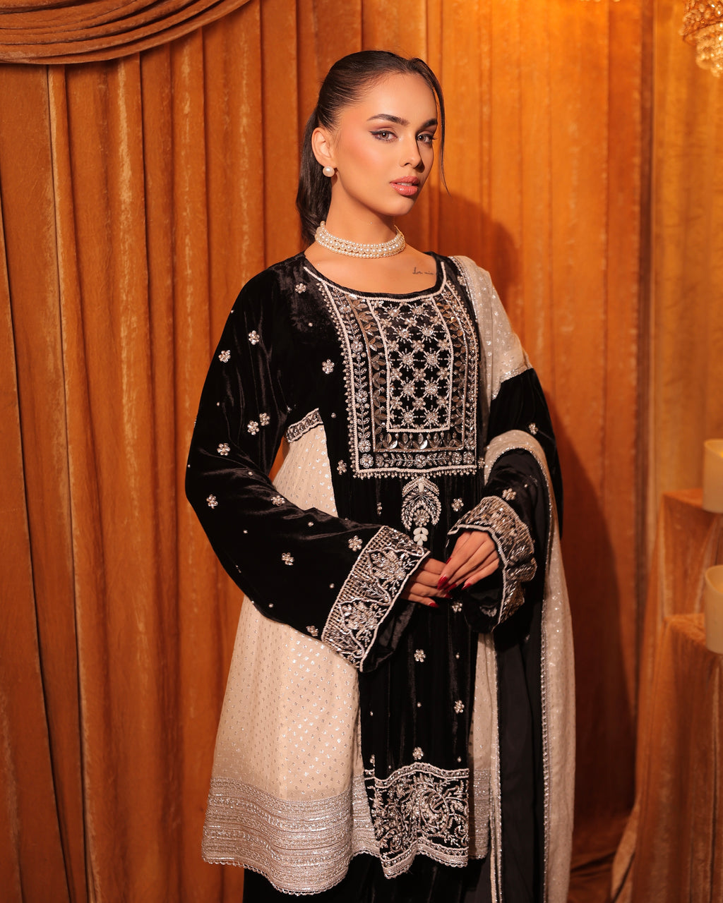 Black&White Velvet Suit