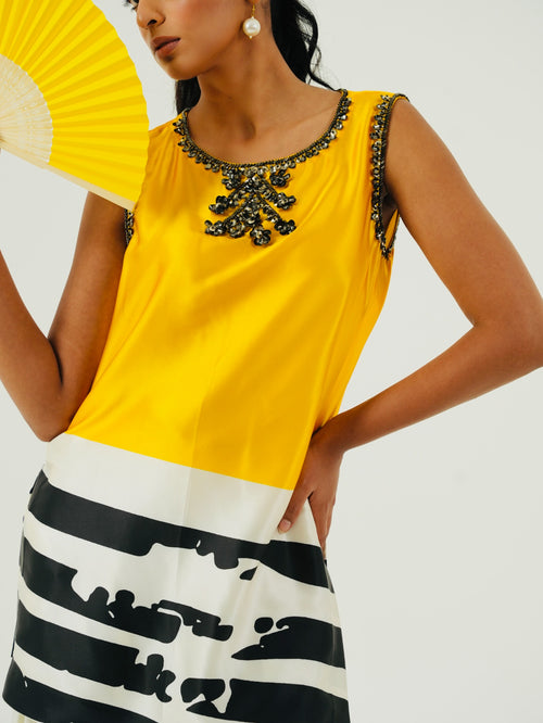 Amber kurta hand embroidery detail