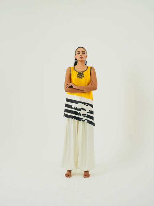 Full front look of Amber kurta set