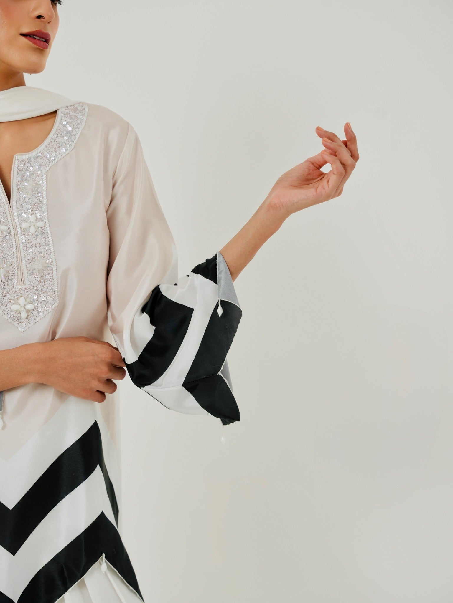 Ivory Chevron kurta sleeve and embroidery detail
